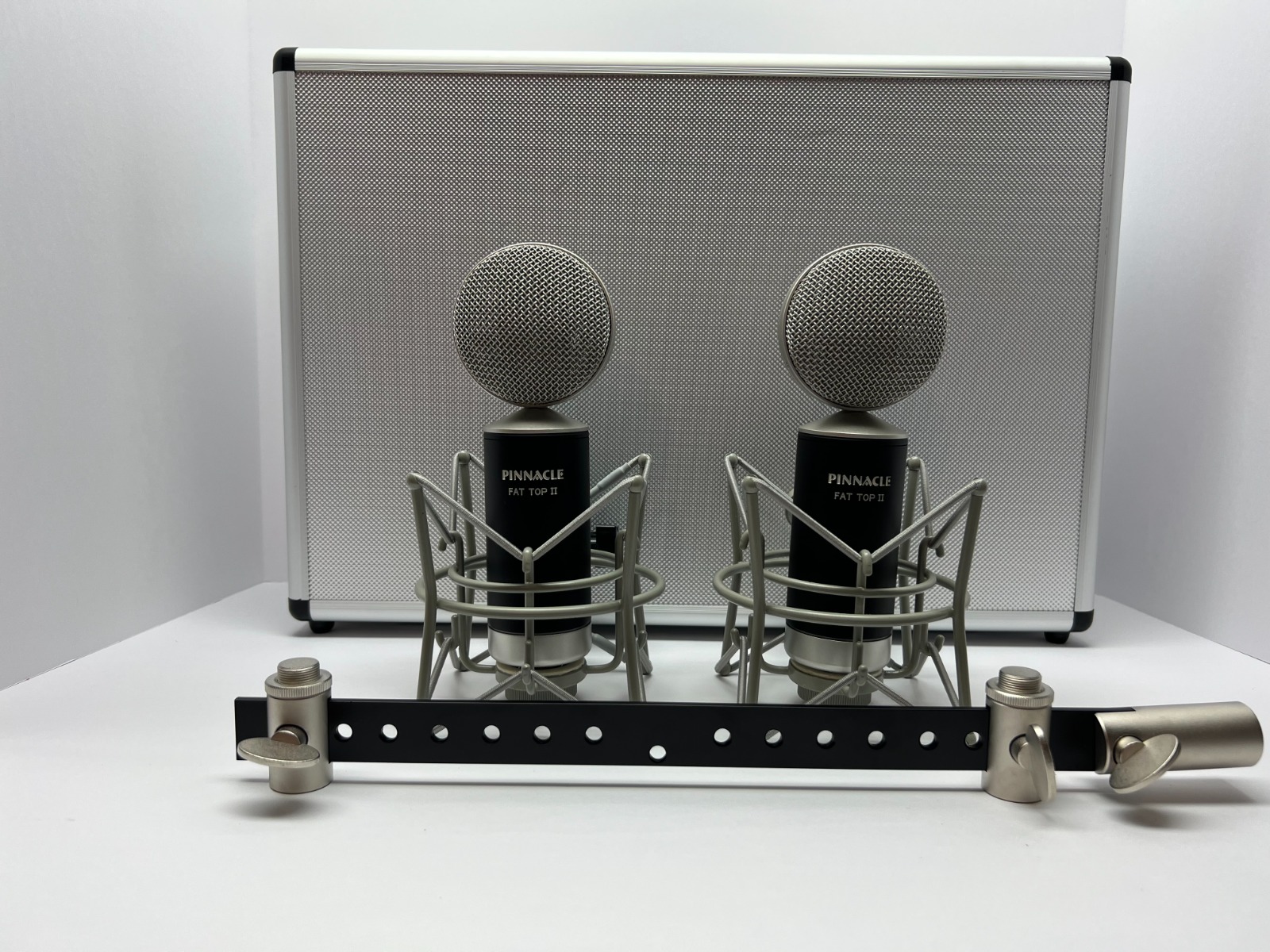 Pinnacle Microphones Fat Top II Black w/Lundahl Stereo Pair