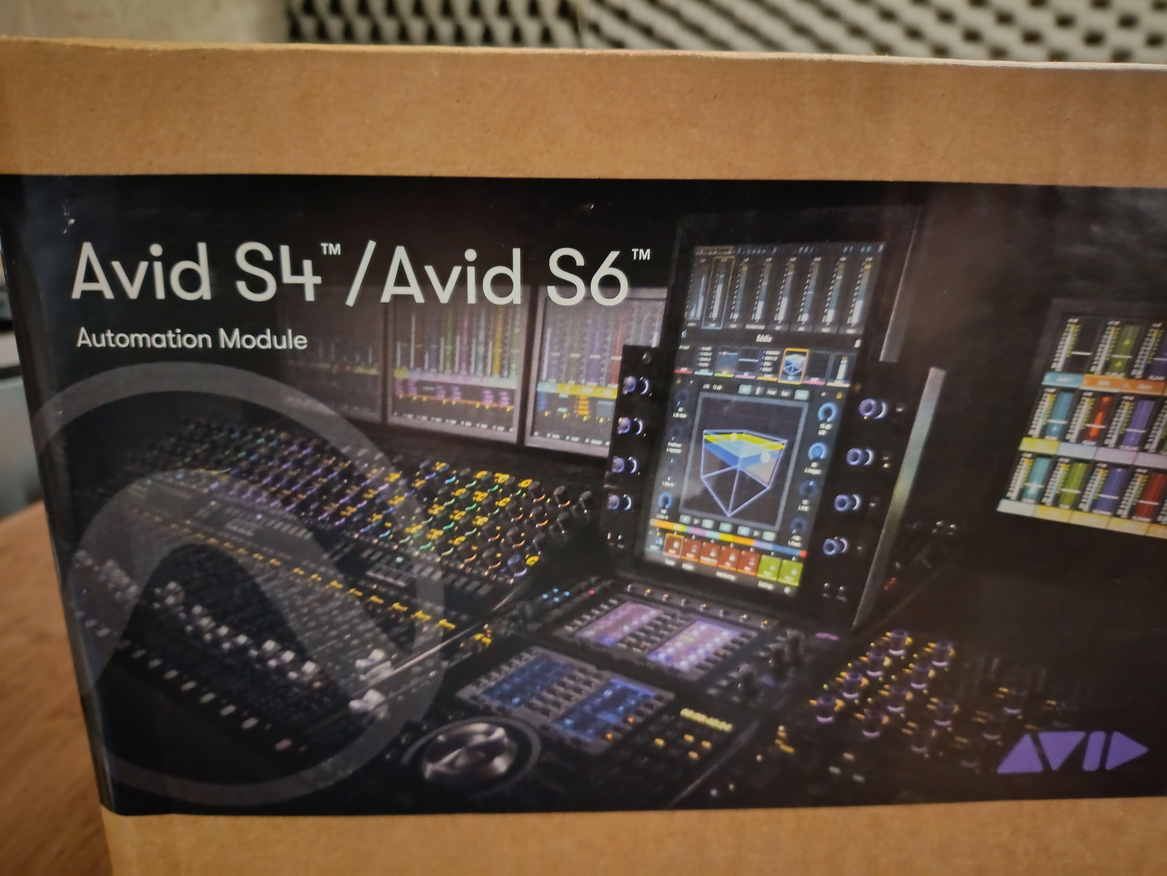 Avid S4 Konsole - 16 Fader / Dual-Display / 4 Fuß (Demo)